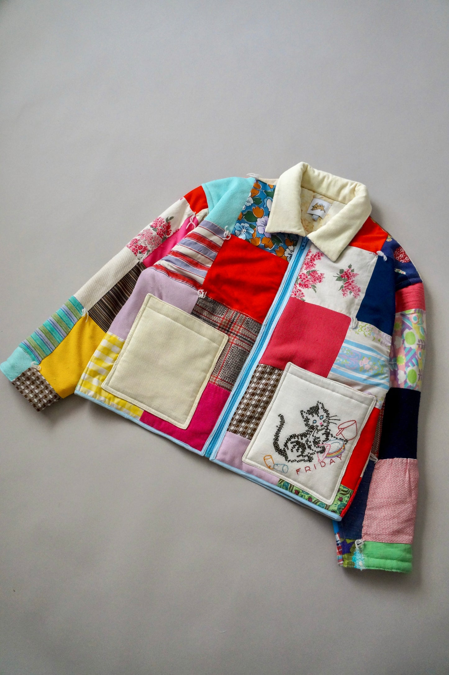 Handmade patchwork cat embroidery boxy jacket (M)