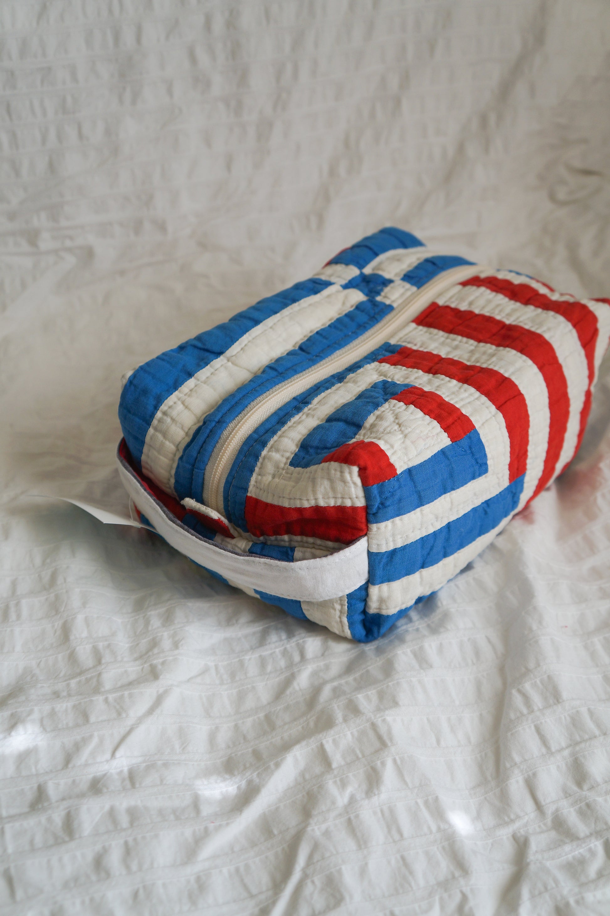 Handmade jumbo box pouch (red+white handstitch quilt)