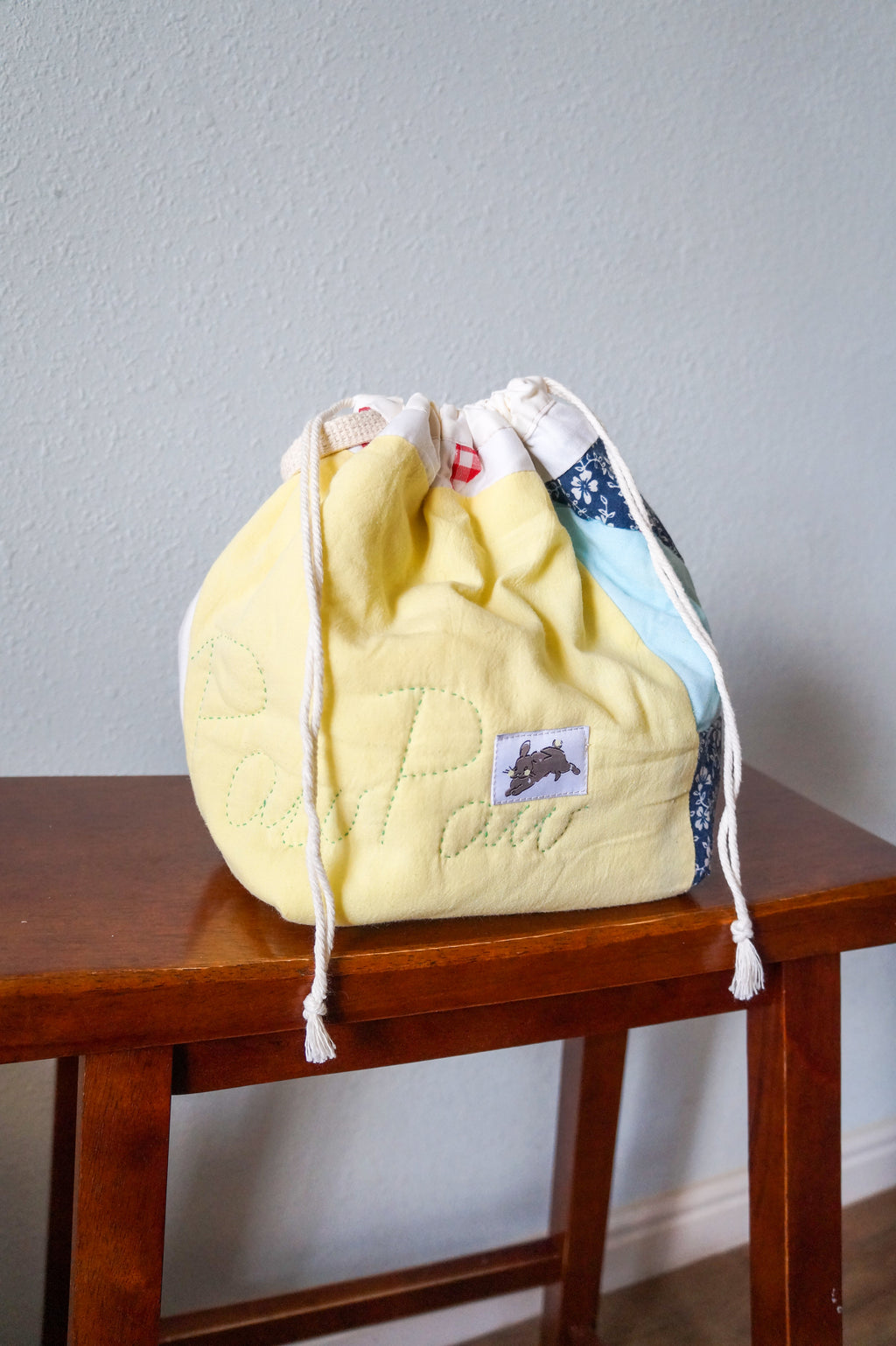 Handmade medium 1/1 vintage signature quilt drawstring bag