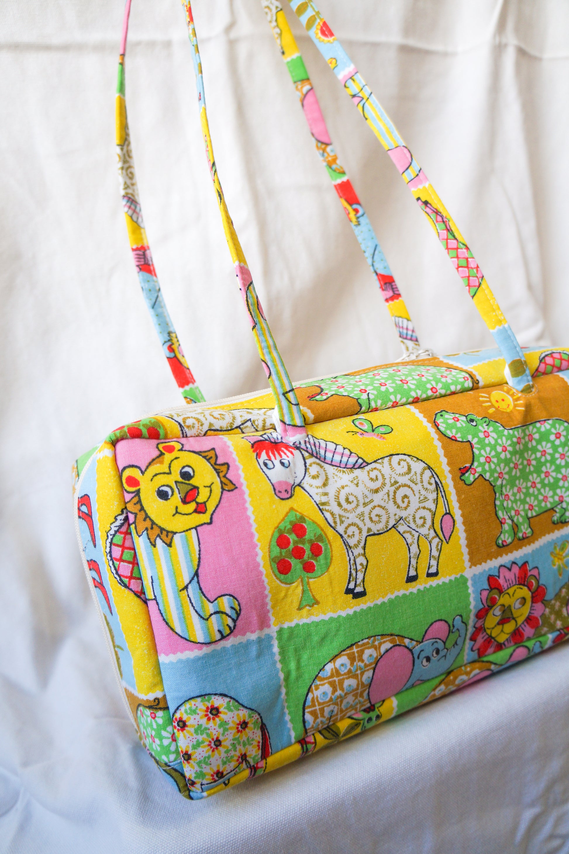 Handmade 1/1 vintage 70s animals bowler bag