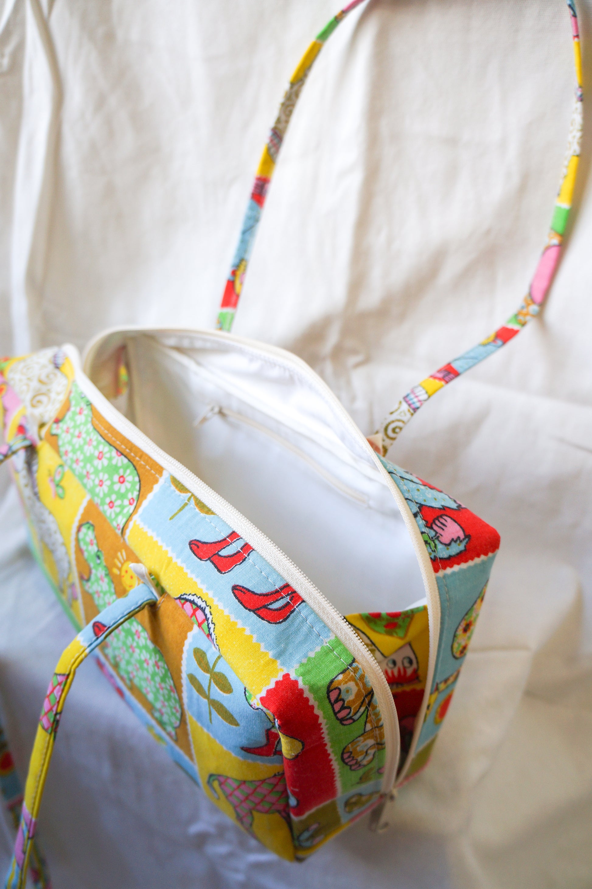 Handmade 1/1 vintage 70s animals bowler bag