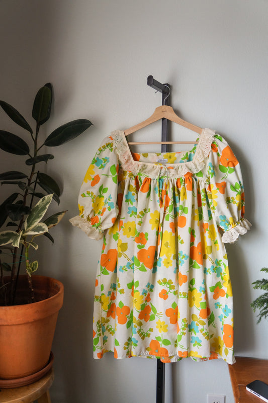Handmade vintage bedsheet lace ruffle babydoll dress (M-L)